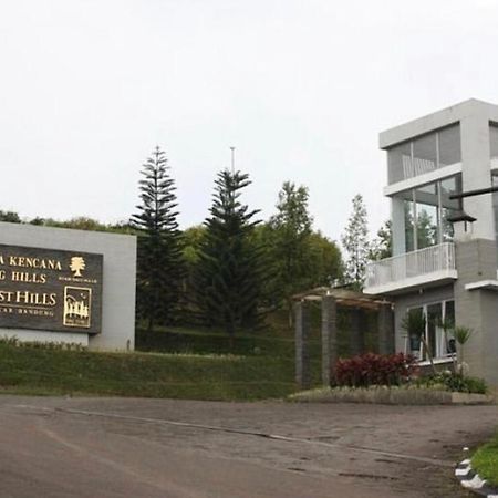 Imah Dago Villa - Budget Staycation Villa In Μπαντούνγκ Εξωτερικό φωτογραφία